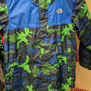 NEW TNF Wind Jacket Size 6t